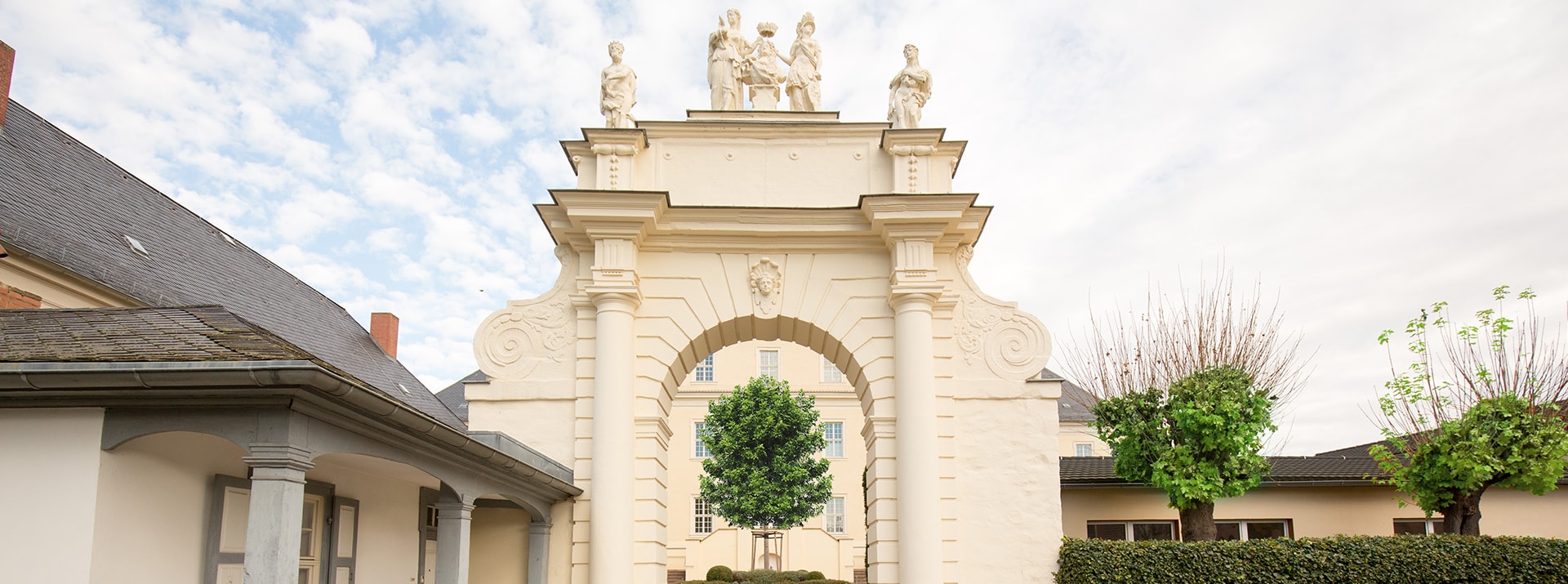 Eingangsportal der Stiftung
